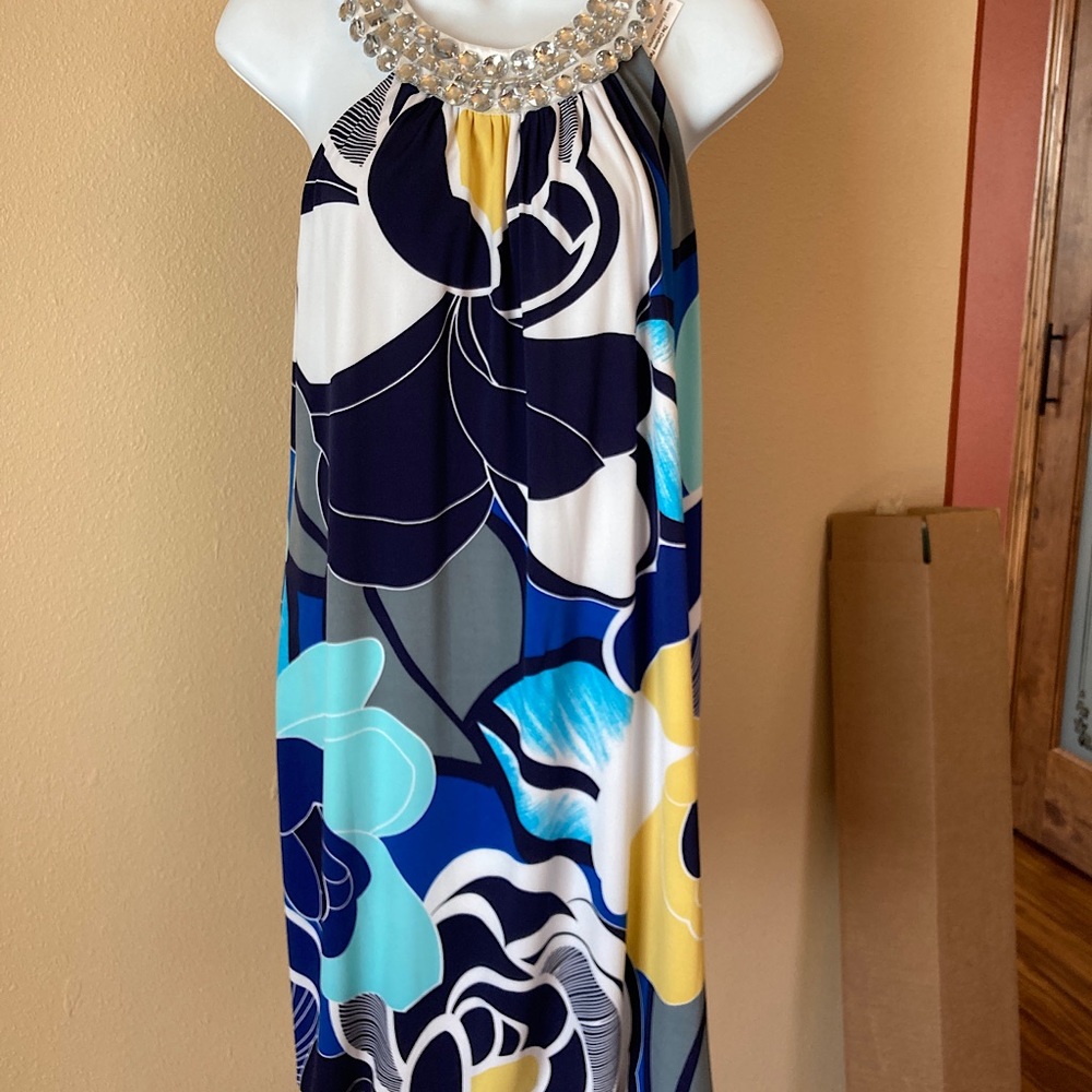 AUW Ladies Large mid length dress w/jewels around neck